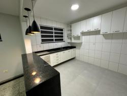 #CA0239 - Casa para Venda em Santos - SP - 2